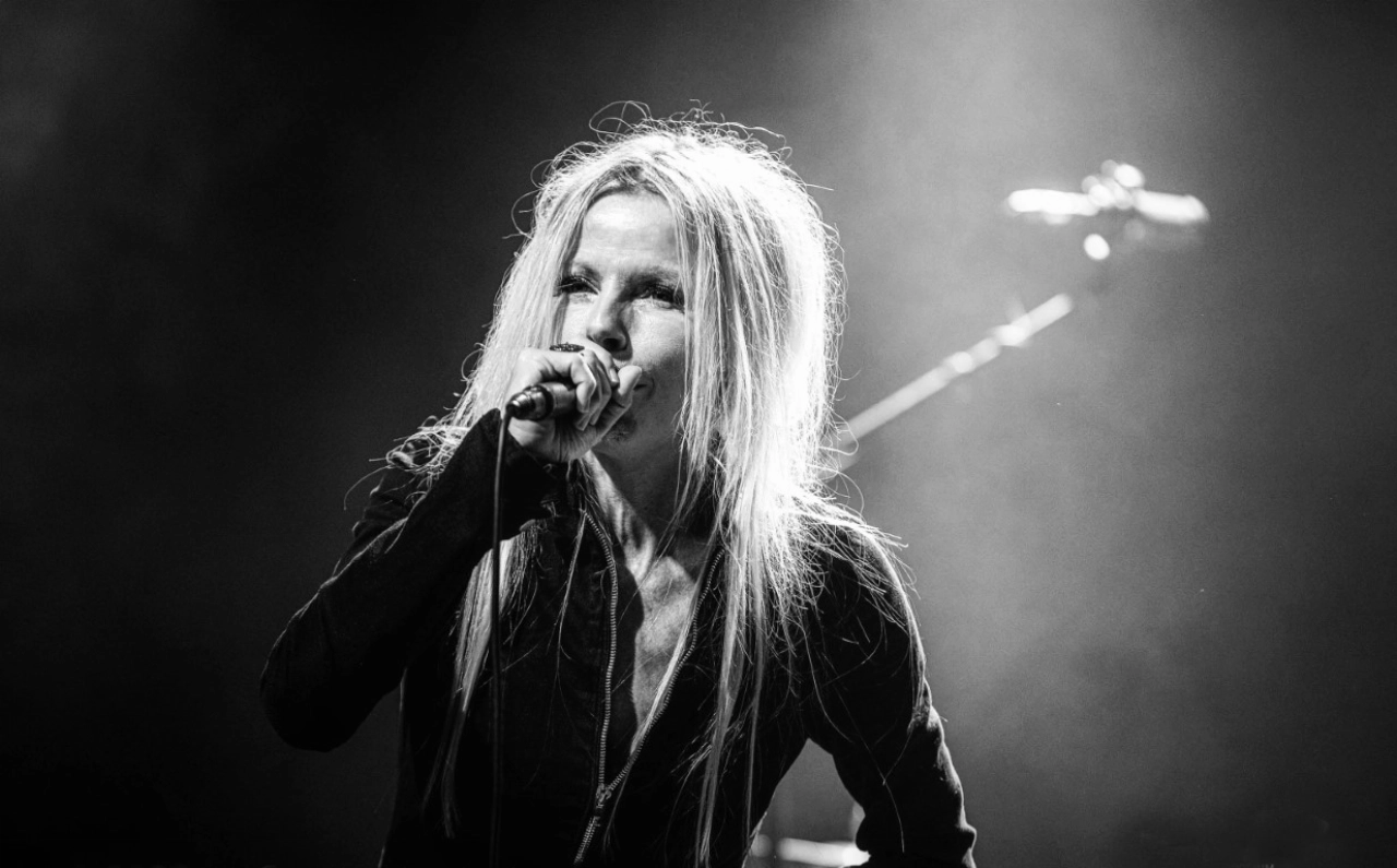 Blueszangeres AJ Plug in de Kroepoekfabriek